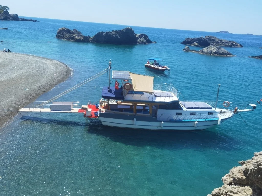 ÖLÜDENİZ ÖZEL TEKNE - MADONNA (1)